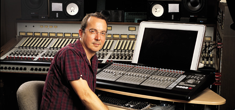 Andrew Murdock, o criativo produtor do Avenged Sevenfold em tempos de Waking the Fallen.